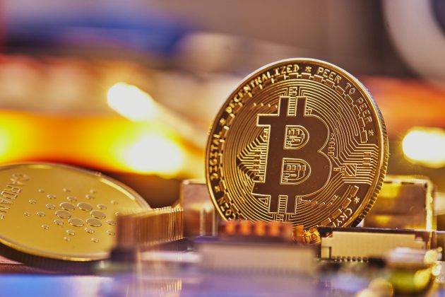 Bitcoin's Bearish Turn: Stigende wedge-kollaps signalerer et fald til $73,919.
