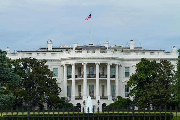 Crypto bevæger sig mod Det Hvide Hus, mens Trump er vært for 1. topmøde.