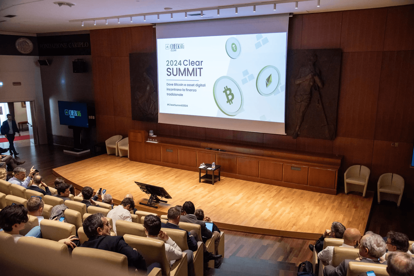 Bedste kryptovaluta at købe nu, da italienere presser på for BTC i bankerne ved Clear Summit 2025.
