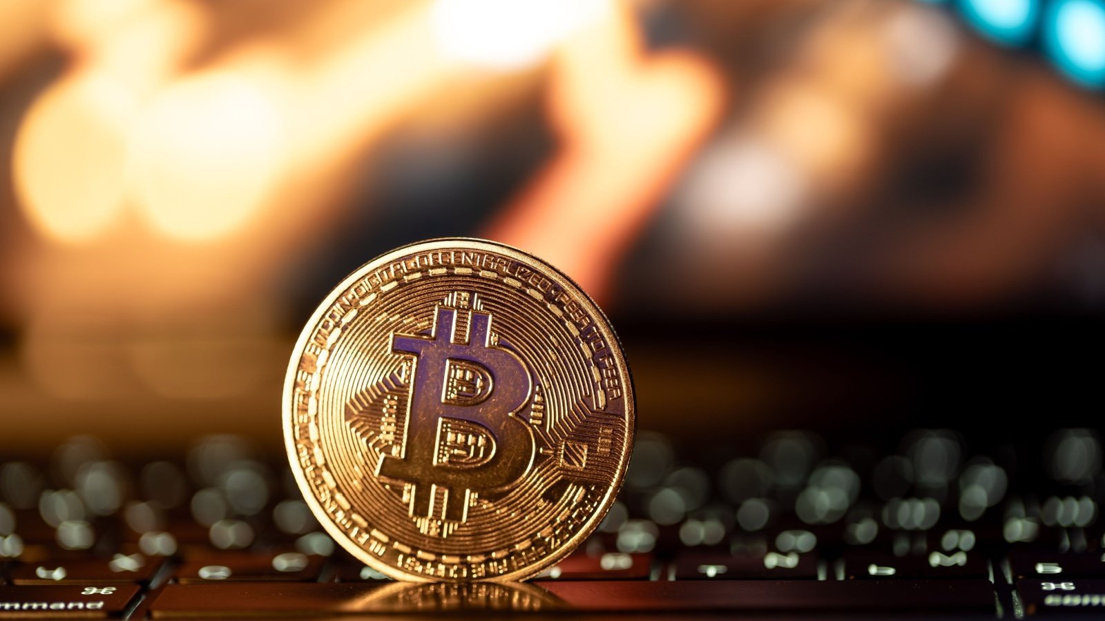 Bitcoinprisen flad, mens Ray Dalio advarer om, at 'noget værre end en recession' truer.