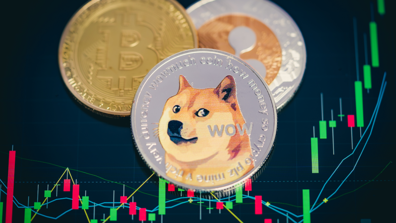 Dogecoin, Solana og Ethereum stiger, da Bitcoin rammer månedligt højdepunkt.