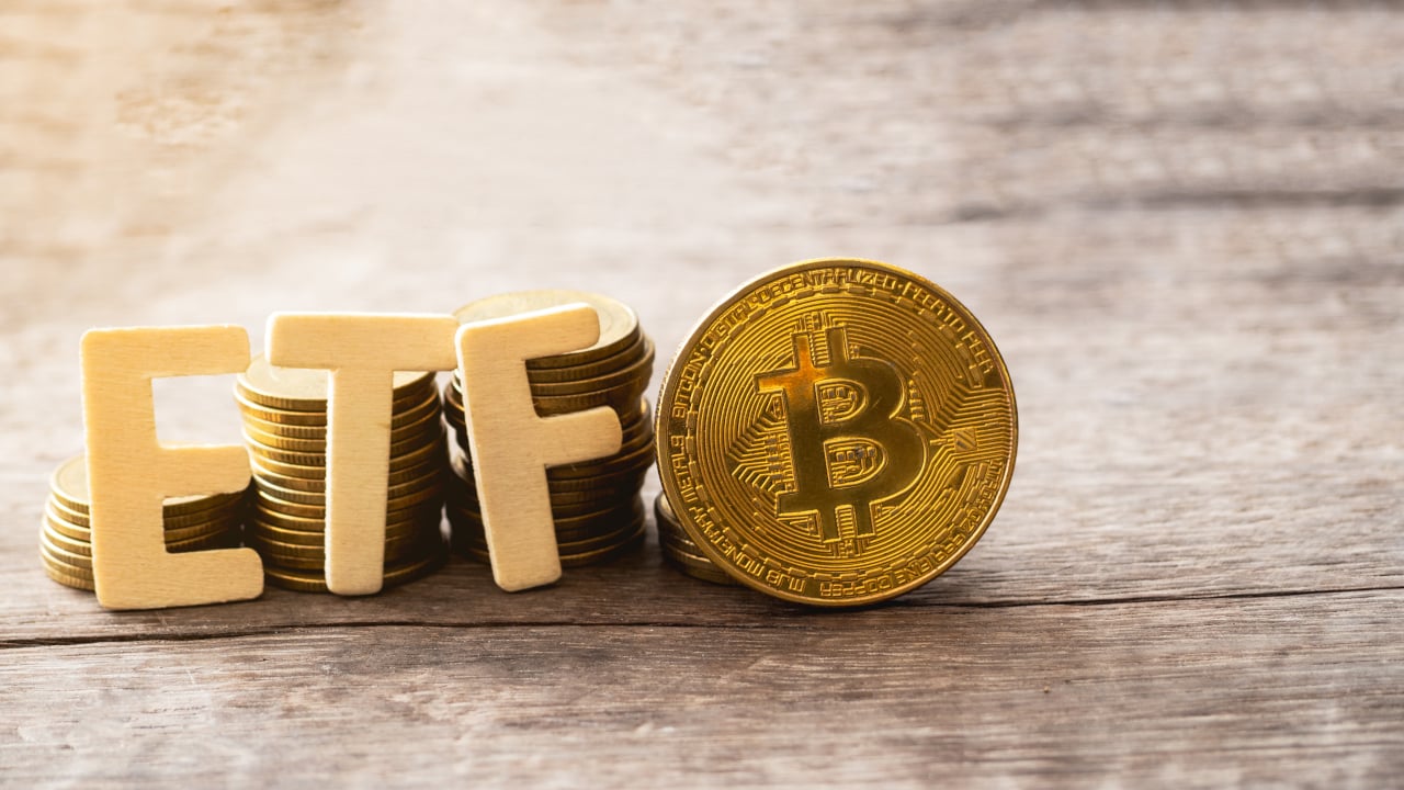 Bitcoin ETF'er tilføjer 381 millioner dollars på den største dag siden januar.
