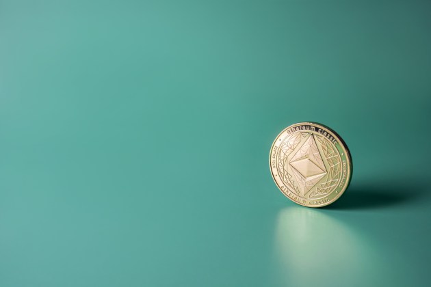 Ethereum glider under 'Mayer Multiple' niveauet, der forudgik sidste rally til 4.000 dollars.