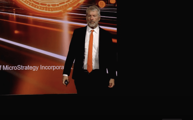 Saylor presser Microsoft for at slutte sig til Bitcoin-revolutionen med et væddemål på 75 milliarder dollars.