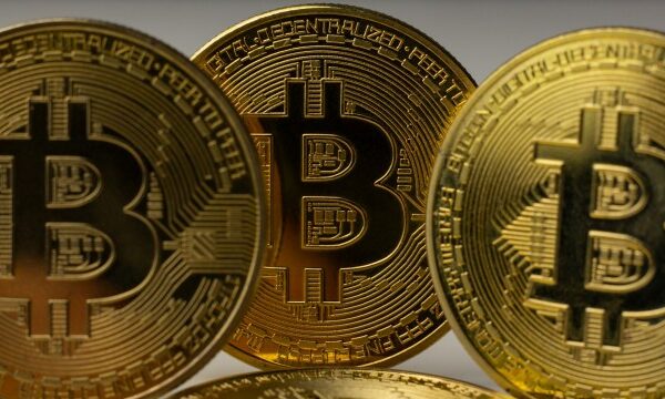 Bitcoin-udspring forestående? Binance-takeraktivitet antyder bullish fortsættelse.